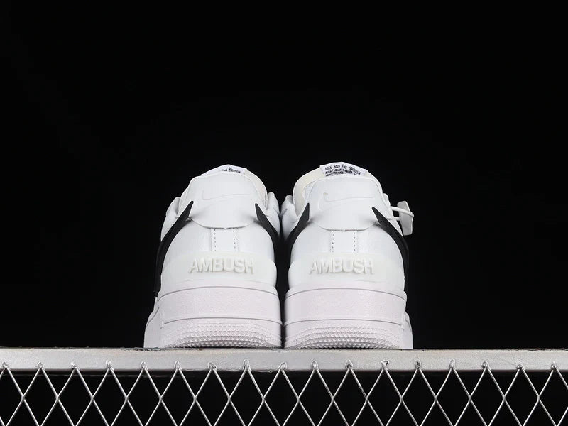 Air Force 1 Low SP AMBUSH "All White/Black"