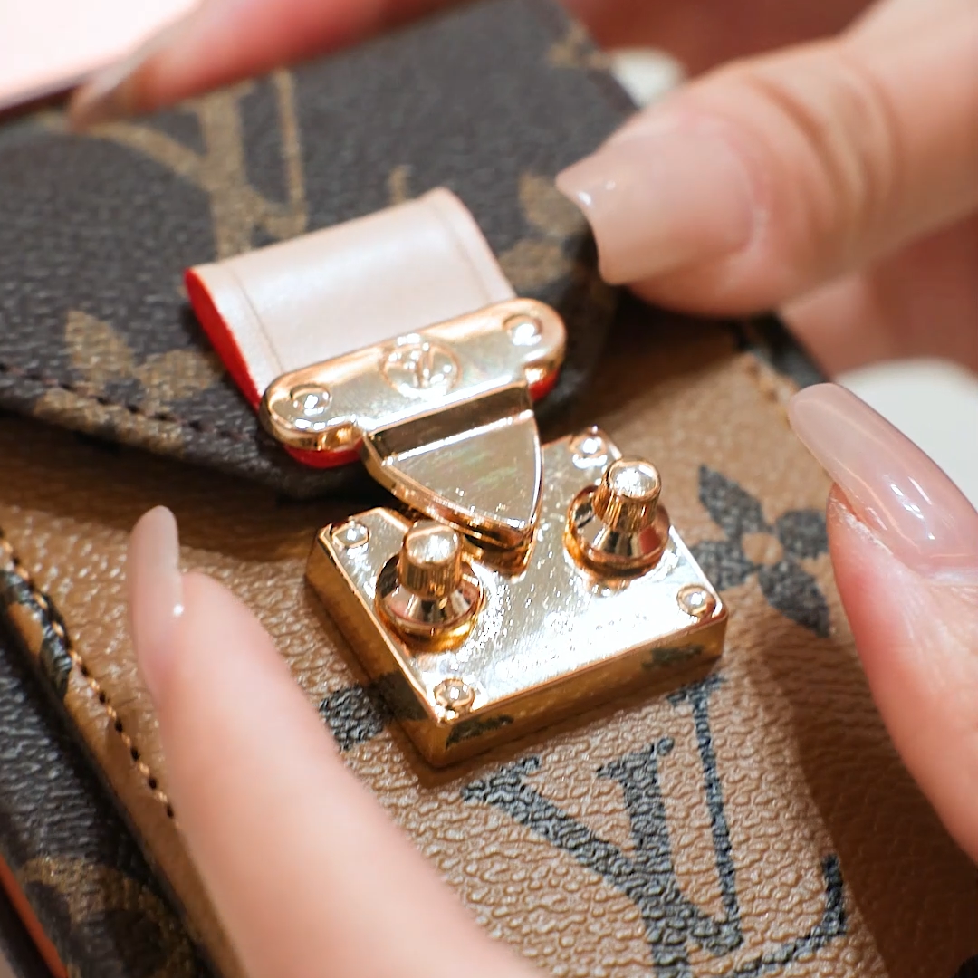 Luxury-Inspired Leather Card Pocket iPhone Case – Elegant Everyday Protection
