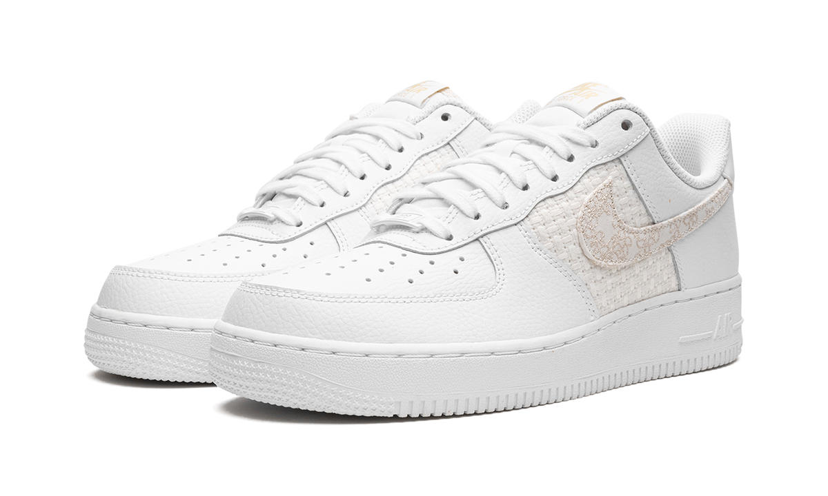 AIR FORCE 1 '07 SE MNS WMNS "Flower Swoosh" DO9458 100