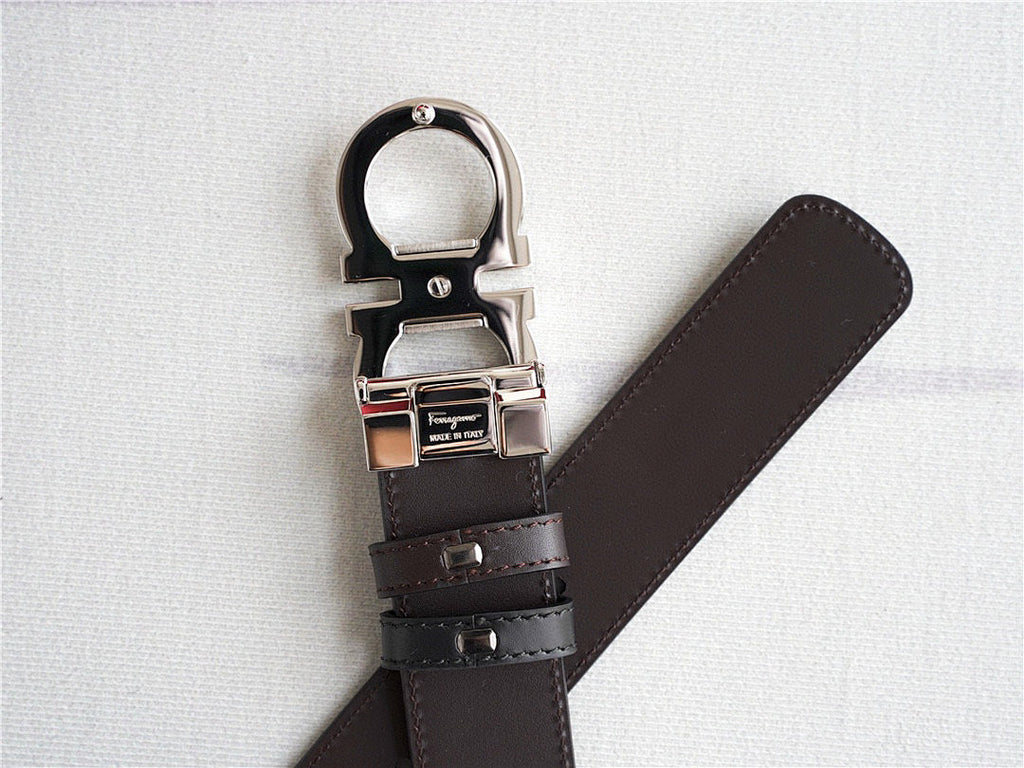 Classic Silver-Buckle Leather Belt – Premium Leather Belt