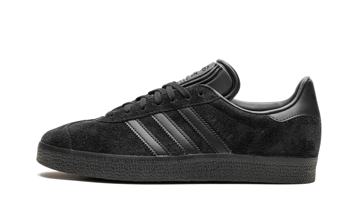 Gazelle "Triple Black" CQ2809